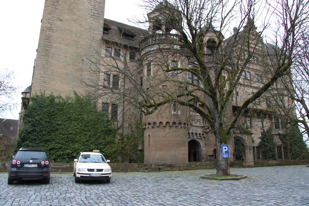 Hotel Am Schloss Neuenstein Bagian luar foto